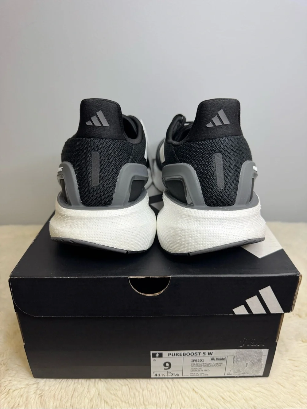 adidas Pureboost - Size 9